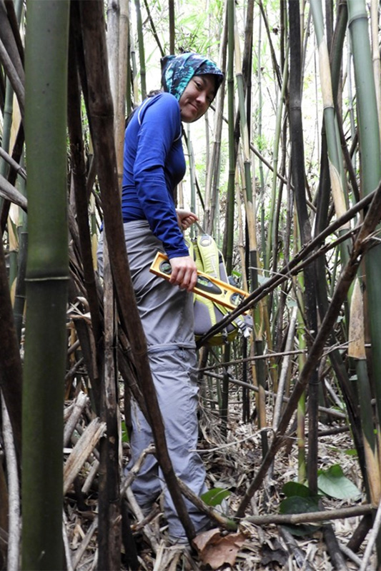 Alyssa Quan performing field research